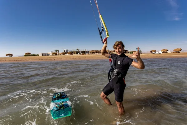 Warum El Gouna das perfekte Ziel für Anfänger im Kitesurfen ist Kitesurfen